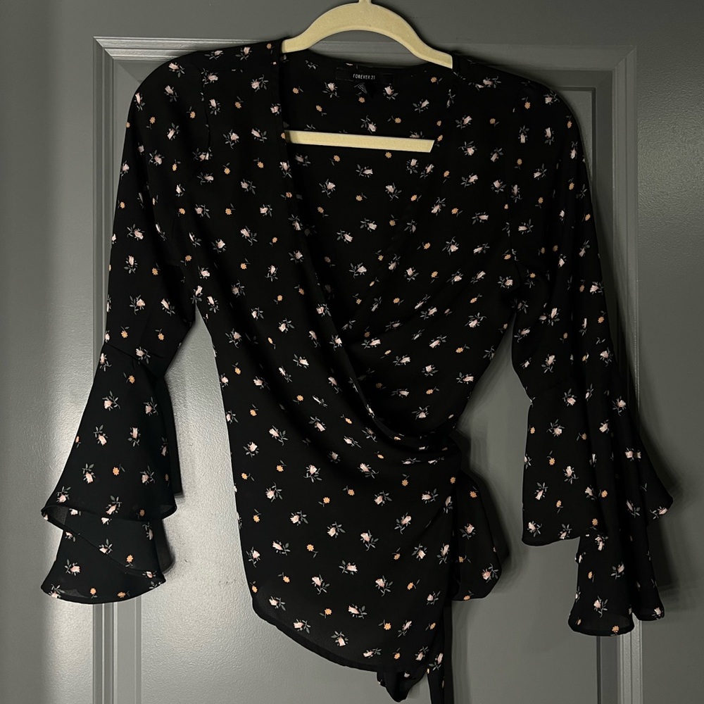 Forever 21 floral tie blouse